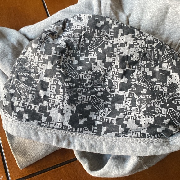 Nike size L(14/16) hoodie approximately 24 inches long. Nice condition. - Picture 6 of 11